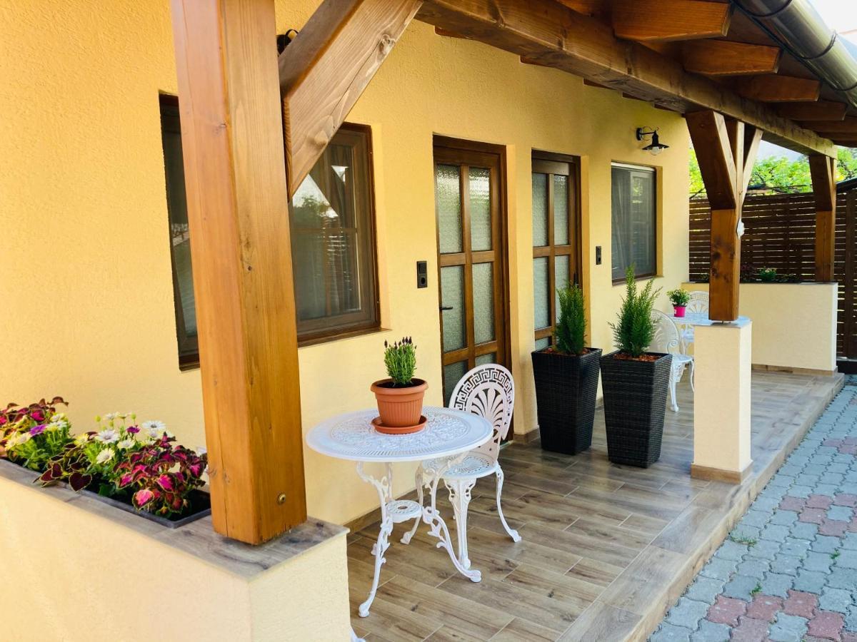 Mimi Apartments Zamárdi Kültér fotó